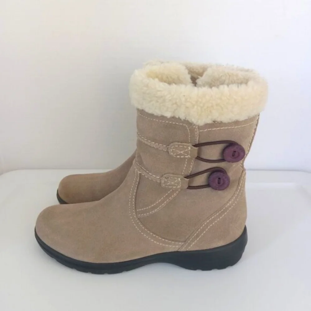 CLARKS Suede Sheba Newton Boots Taupe Color Womens Size 7